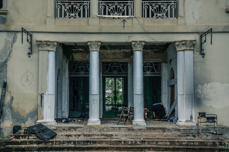 How I Found an Abandoned Palace Naples Hidden in Plain Sight