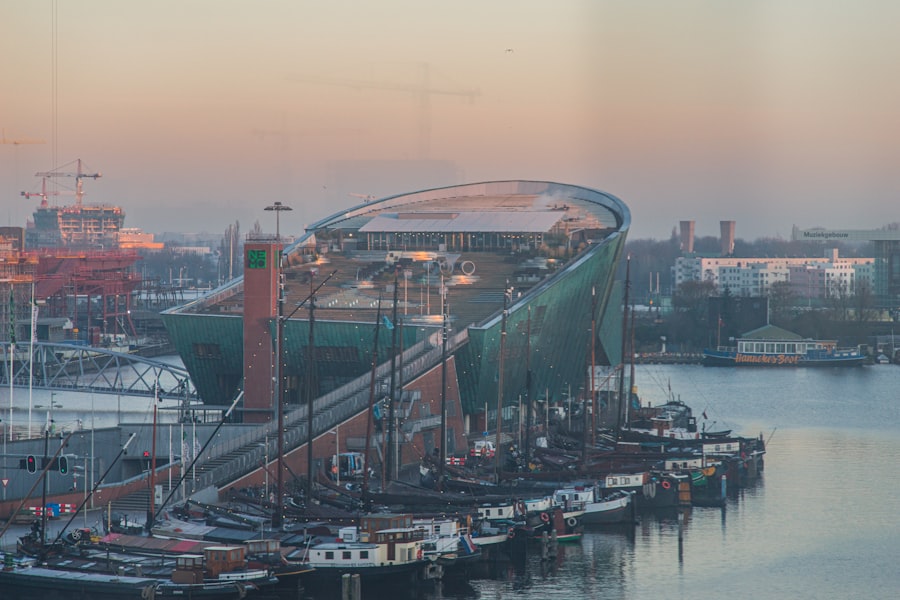 Top 10 Amsterdam Canal Dawn Photo Spots 2026