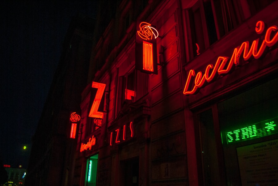 Top 10 Warsaw Neon Signs Photo Spots